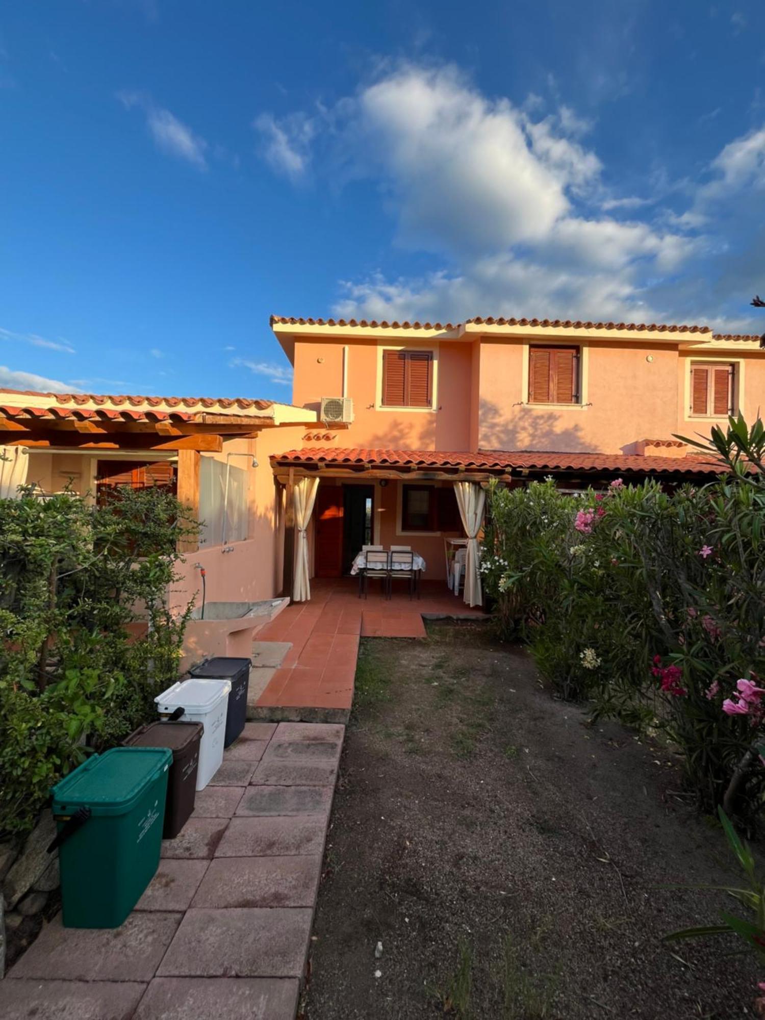 Casa Sviluppata Su Due Piani Con Doppia Veranda E Parcheggio Privato Сан-Теодоро Екстер'єр фото