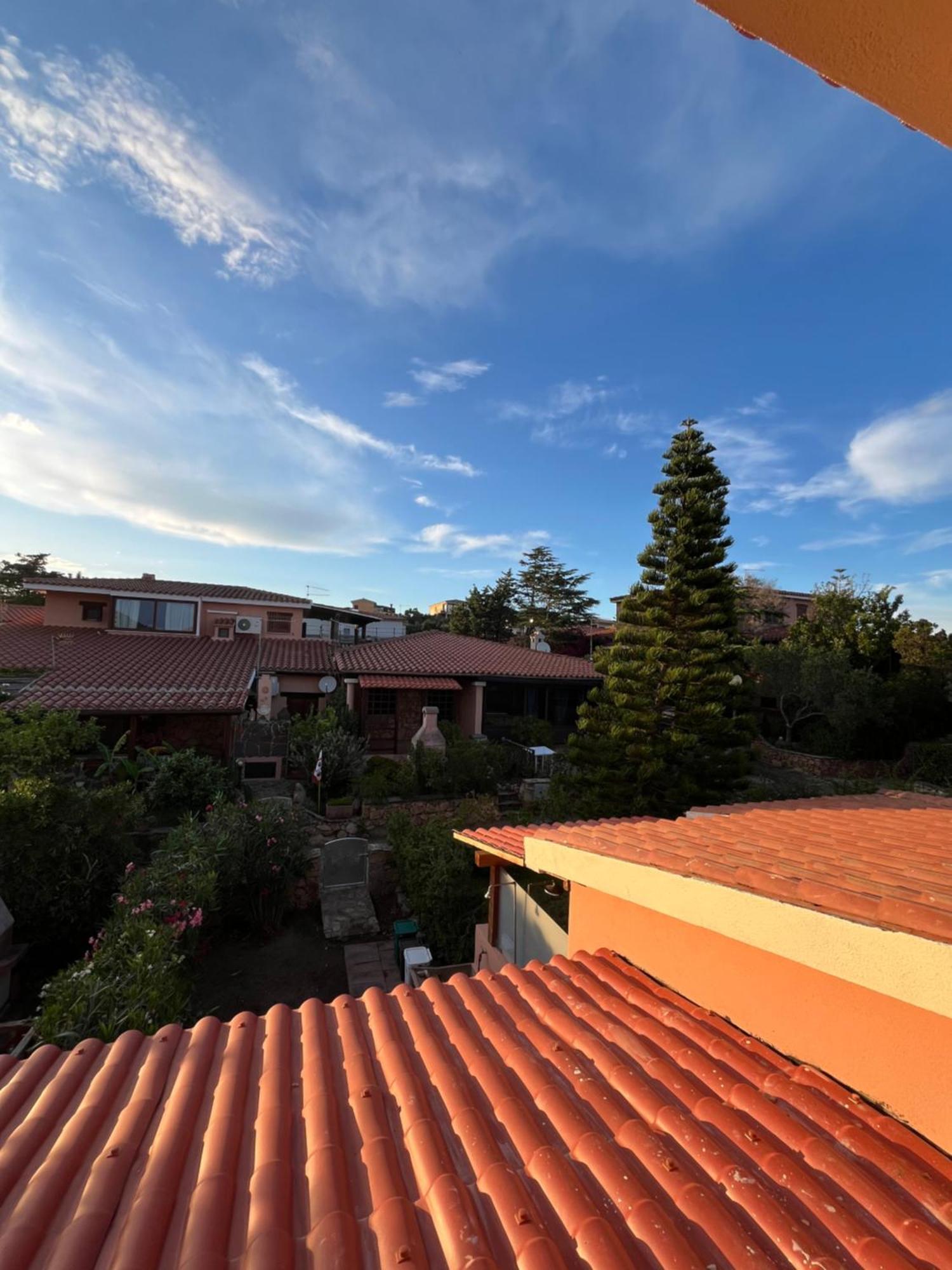 Casa Sviluppata Su Due Piani Con Doppia Veranda E Parcheggio Privato Сан-Теодоро Екстер'єр фото
