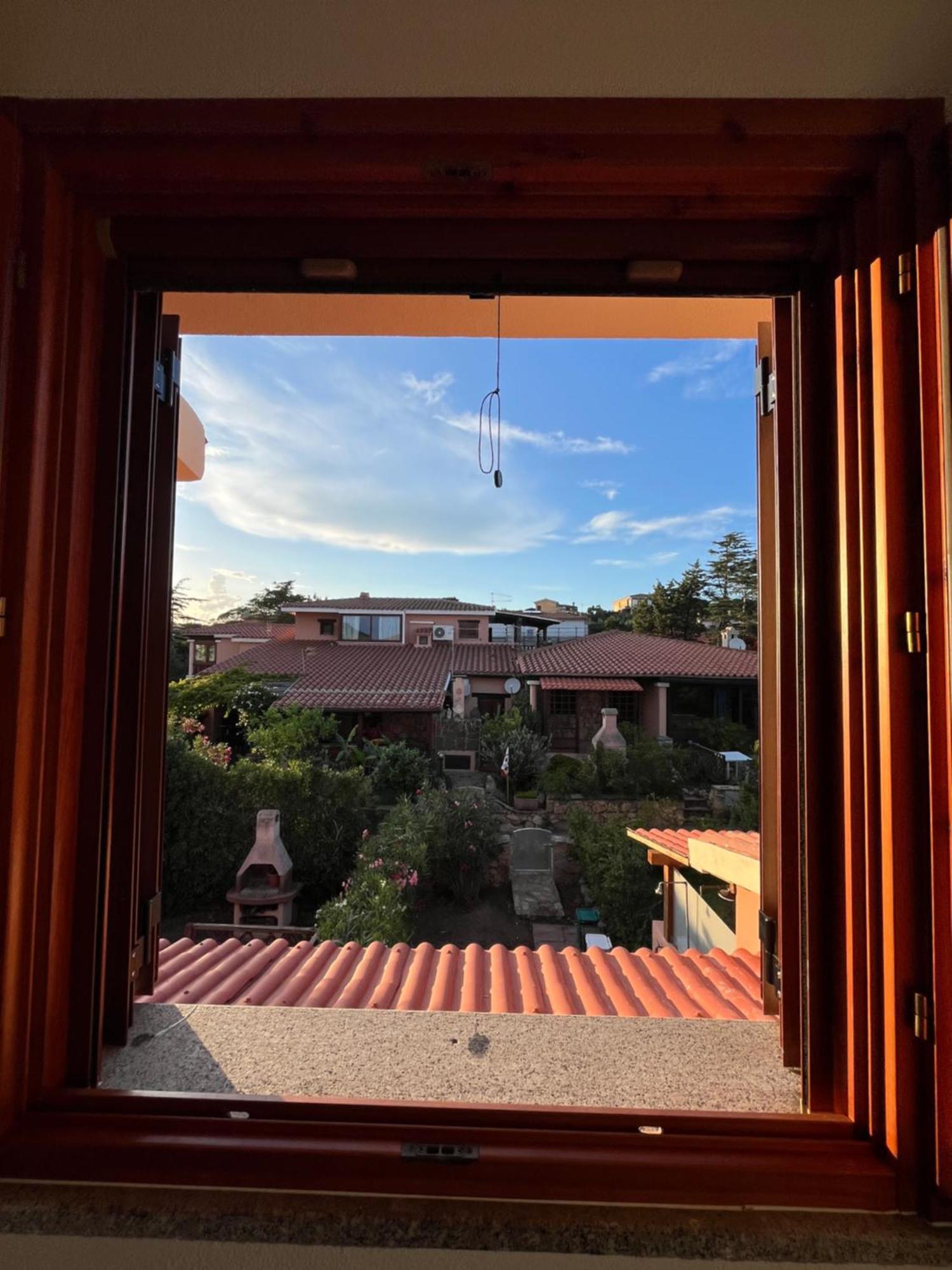 Casa Sviluppata Su Due Piani Con Doppia Veranda E Parcheggio Privato Сан-Теодоро Екстер'єр фото