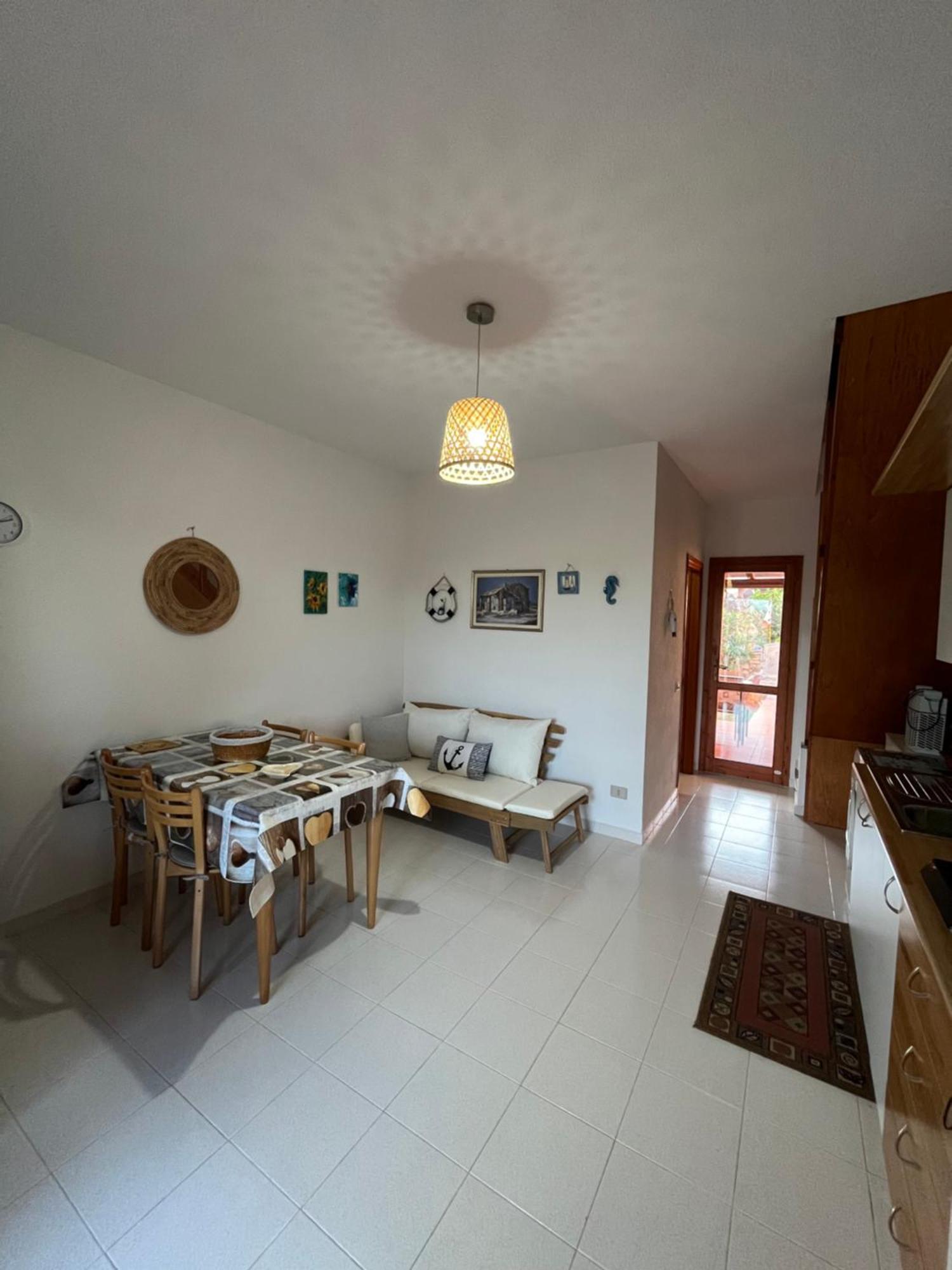 Casa Sviluppata Su Due Piani Con Doppia Veranda E Parcheggio Privato Сан-Теодоро Екстер'єр фото