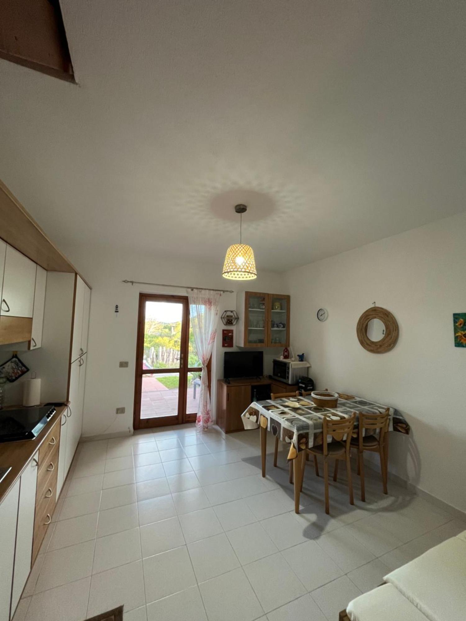 Casa Sviluppata Su Due Piani Con Doppia Veranda E Parcheggio Privato Сан-Теодоро Екстер'єр фото