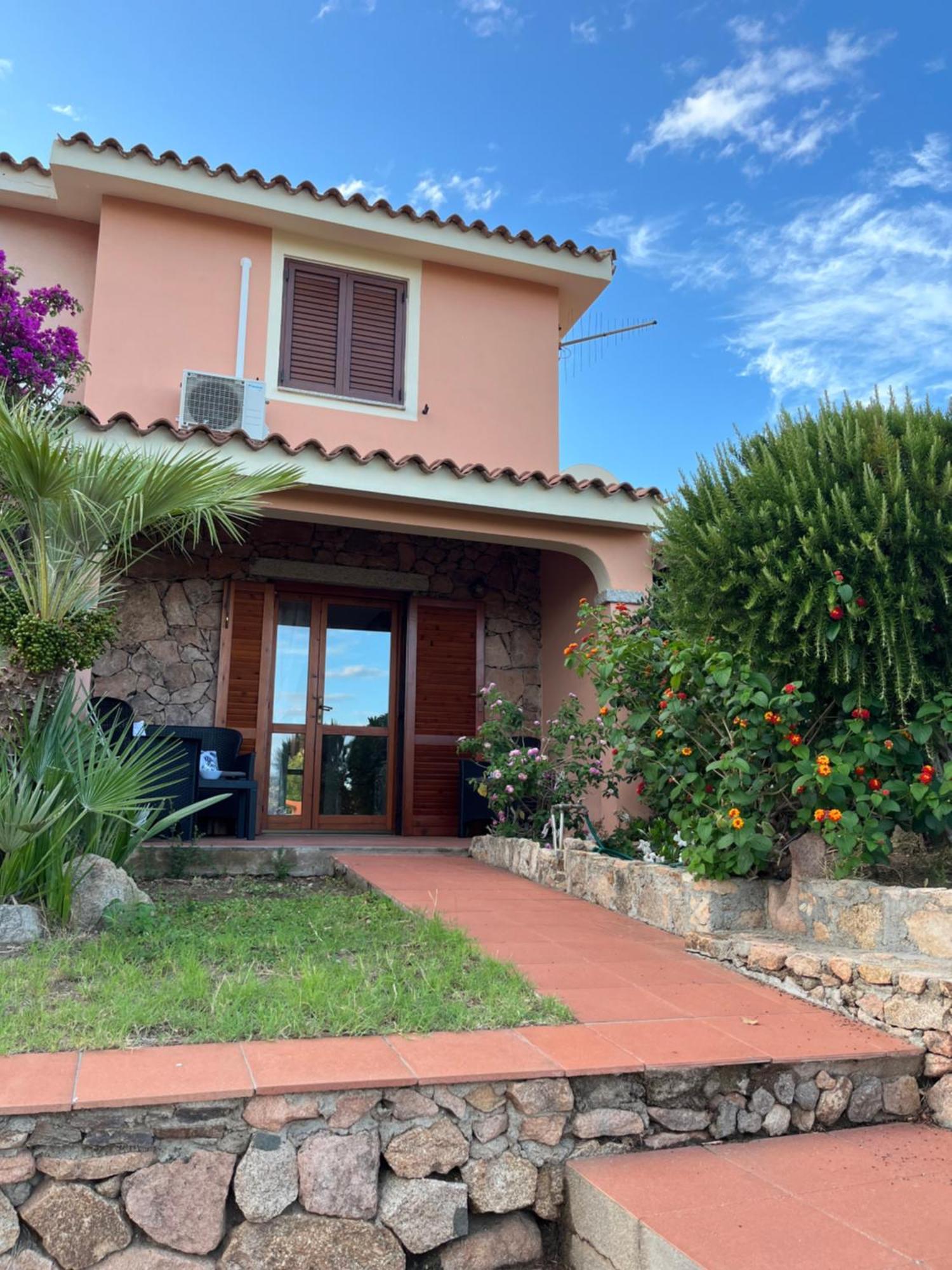 Casa Sviluppata Su Due Piani Con Doppia Veranda E Parcheggio Privato Сан-Теодоро Екстер'єр фото